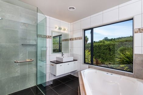 Photo of property in 400 Gillespie Place, Acacia Bay, Taupo, 3385