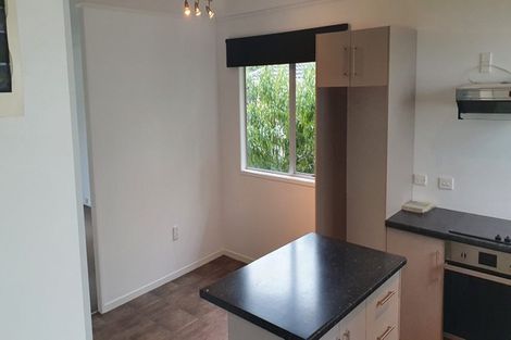 Photo of property in 19 Becker Drive, Weymouth, Auckland, 2103