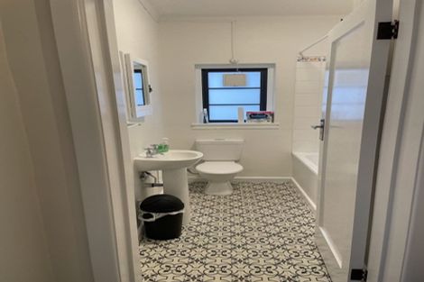 Photo of property in Westhaven Apartments, 1/127 Molesworth Street, Thorndon, Wellington, 6011