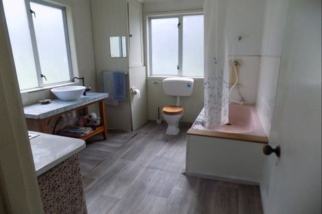 Photo of property in 21 Huia Dam Road, Huia, Auckland, 0604