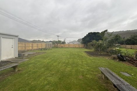 Photo of property in 124 Hewer Crescent, Naenae, Lower Hutt, 5011