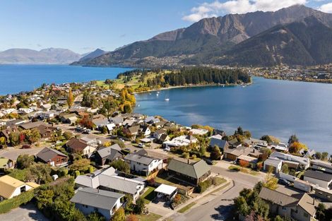 Photo of property in 1 Kelvin Place, Kelvin Heights, Queenstown, 9300