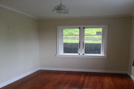 Photo of property in 33 Woodvale Grove, Fairfield, Lower Hutt, 5011