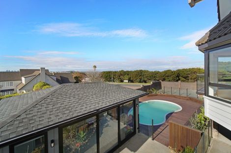 Photo of property in 64 Onetaunga Road, Chatswood, Auckland, 0626