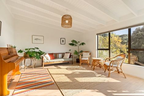 Photo of property in 19 Kaitawa Road, York Bay, Lower Hutt, 5013