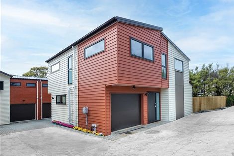Photo of property in 41 Golf Road, New Lynn, Auckland, 0600