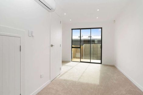 Photo of property in 5/4017 Great North Road, Glen Eden, Auckland, 0602