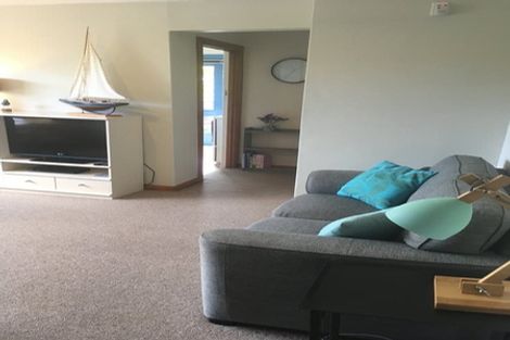 Photo of property in 16 Freyberg Street, Roslyn, Palmerston North, 4414