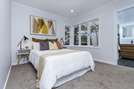 Photo of property in 2/22 Windy Ridge Road, Glenfield, Auckland, 0629