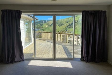 Photo of property in 9 Gifford Grove, Churton Park, Wellington, 6037