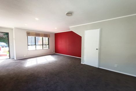 Photo of property in 16b Parsons Glen, Karori, Wellington, 6012