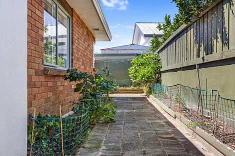 Photo of property in 19 Matapihi Road, Mount Maunganui, 3116