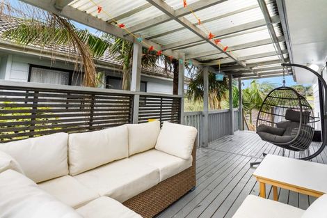 Photo of property in 2/20 Landsdale Place, Massey, Auckland, 0614