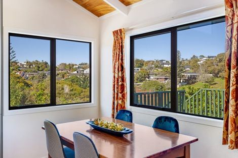 Photo of property in 10 Oliver Twist Avenue, Mellons Bay, Auckland, 2014