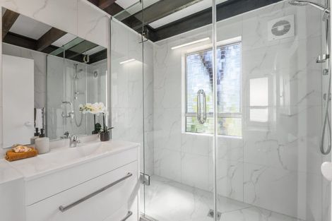 Photo of property in 8/7 Balmain Road, Birkenhead, Auckland, 0626