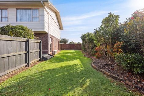 Photo of property in 2/23 Butley Drive, Farm Cove, Auckland, 2012