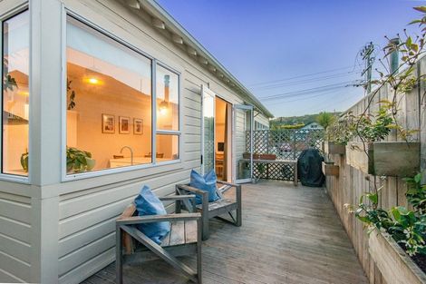 Photo of property in 15 West Avenue, Saint Clair, Dunedin, 9012