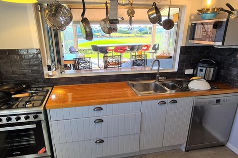 Photo of property in 107 Mahoe Place, Matarangi, Whitianga, 3592