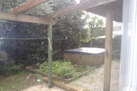 Photo of property in 42 Bassett Road, Remuera, Auckland, 1050