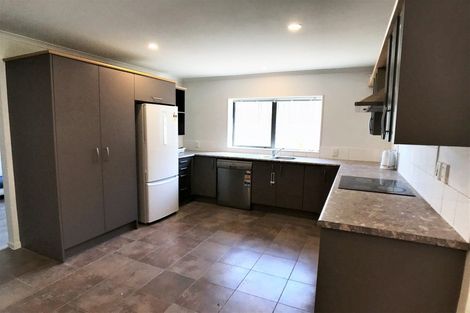 Photo of property in 2/198 Archers Road, Glenfield, Auckland, 0629