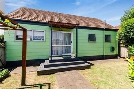 Photo of property in 3/92 Kenderdine Road, Papatoetoe, Auckland, 2025