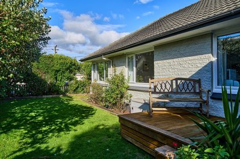 Photo of property in 1 East Grove, Alicetown, Lower Hutt, 5010
