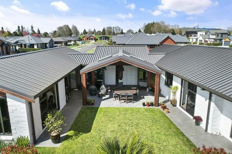 Photo of property in 2 Clifford Close, Leamington, Cambridge, 3432