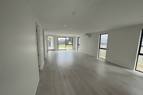 Photo of property in 8/101 Hobsonville Road, West Harbour, Auckland, 0618