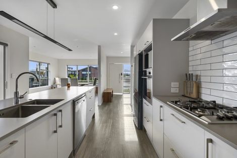 Photo of property in 90 Dunkeld Drive, Papamoa, 3118