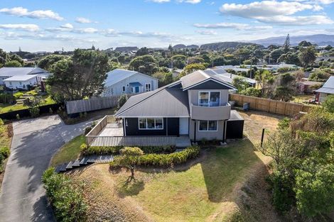 Photo of property in 16a Karaka Street, Otaki Beach, Otaki, 5512