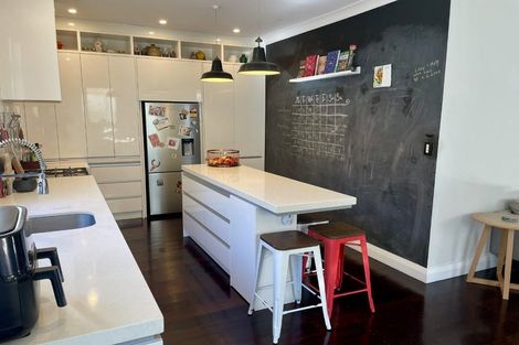 Photo of property in 379 Karori Road, Karori, Wellington, 6012