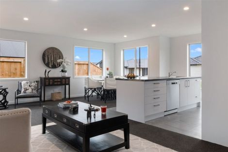 Photo of property in 73 Bert Wall Drive, Omokoroa, 3114