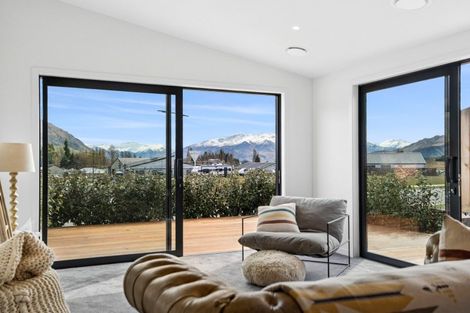 Photo of property in 42 Doug Ledgerwood Drive, Wanaka, 9305