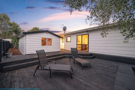 Photo of property in 1 Dalmahoy Place, Wattle Downs, Auckland, 2103
