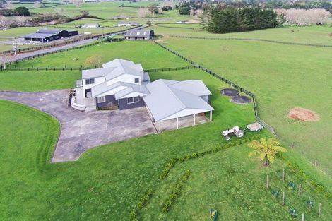 Photo of property in 42 Bream Revel Way, Karaka, Papakura, 2580