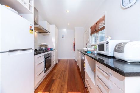 Photo of property in 9 Stephen Avenue, Henderson, Auckland, 0610