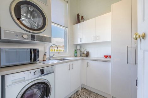 Photo of property in 210 Lascelles Street, Saint Leonards, Hastings, 4120