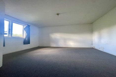 Photo of property in 2/4 Kaumatua Place, Te Atatu Peninsula, Auckland, 0610