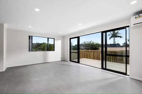 Photo of property in 10c Neilon Place, Northcross, Auckland, 0632