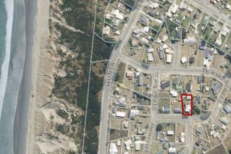 Photo of property in 44 Te Kiri Street, Himatangi Beach, Foxton, 4891