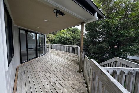 Photo of property in 5 Goldfinch Rise, Unsworth Heights, Auckland, 0632