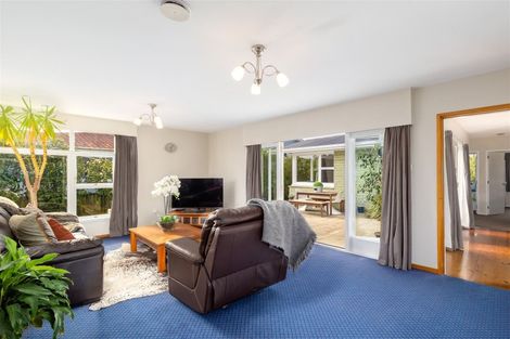 Photo of property in 16 Greenfield Place, Mairehau, Christchurch, 8052
