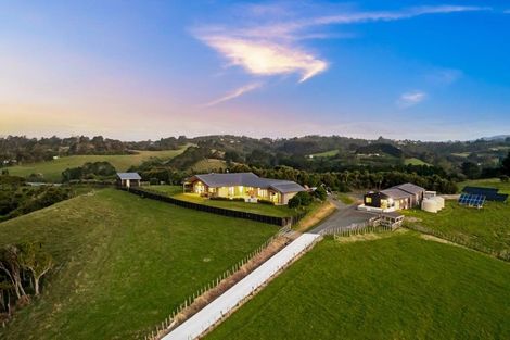 Photo of property in 24b Bethells Road, Waitakere, Auckland, 0816