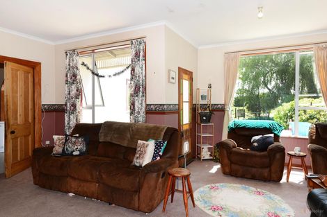 Photo of property in 66 Timaru Road, Waimate, 7924