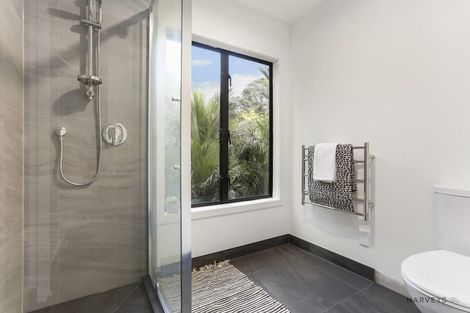 Photo of property in 11 Woontons Lane, Titirangi, Auckland, 0604