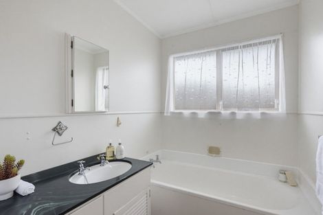 Photo of property in 19 Rimu Street, Levin, 5510
