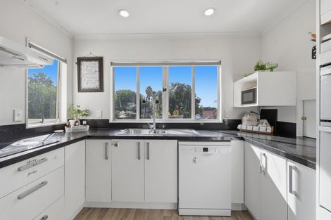 Photo of property in 27 Westminster Gardens, Unsworth Heights, Auckland, 0632