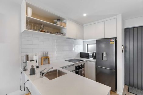 Photo of property in 5/119 Bruce Mclaren Road, Henderson, Auckland, 0612