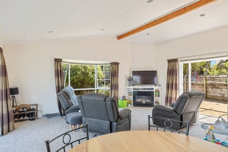 Photo of property in 2/3 Sandel Rise, Merrilands, New Plymouth, 4312