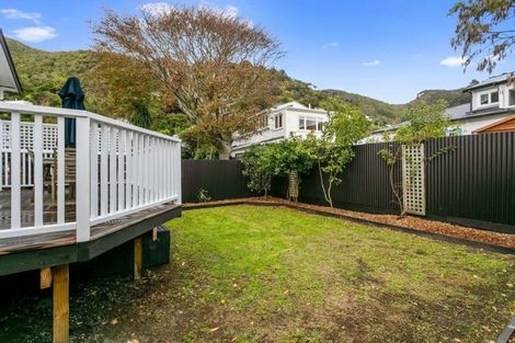 Photo of property in 6 Kowhai Street, Eastbourne, Lower Hutt, 5013